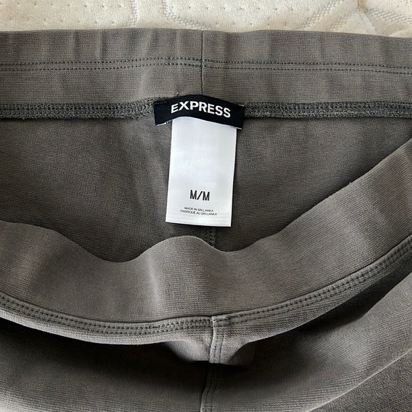 NWOT express ponte leggings - Picture 2 of 3